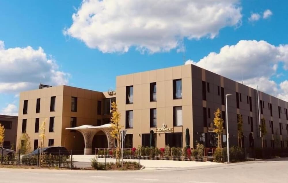Intergroup Business und Design Hotel 5/47