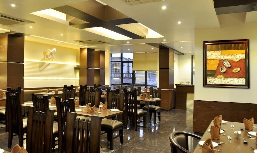 Hotel Shree Narayana 23/28