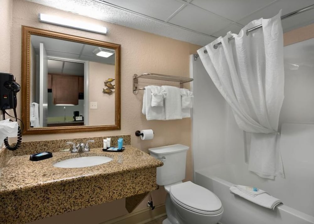 Tower, Suite, King Bed, Ocean Front، Sea Crest Oceanfront Resort 4/8