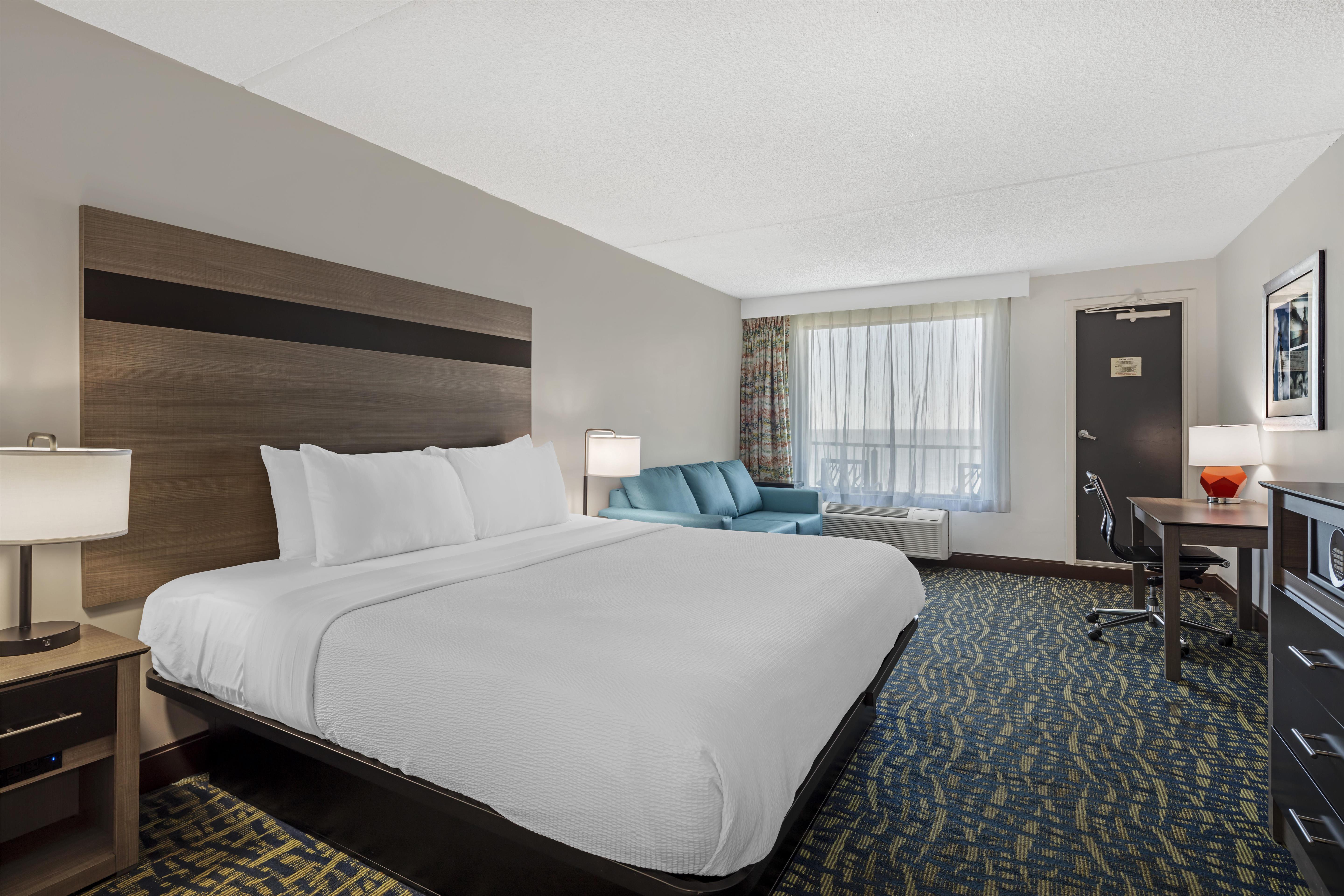 Room, King Bed, Ocean Front, Sofa, Balcony, Kitchen, Large