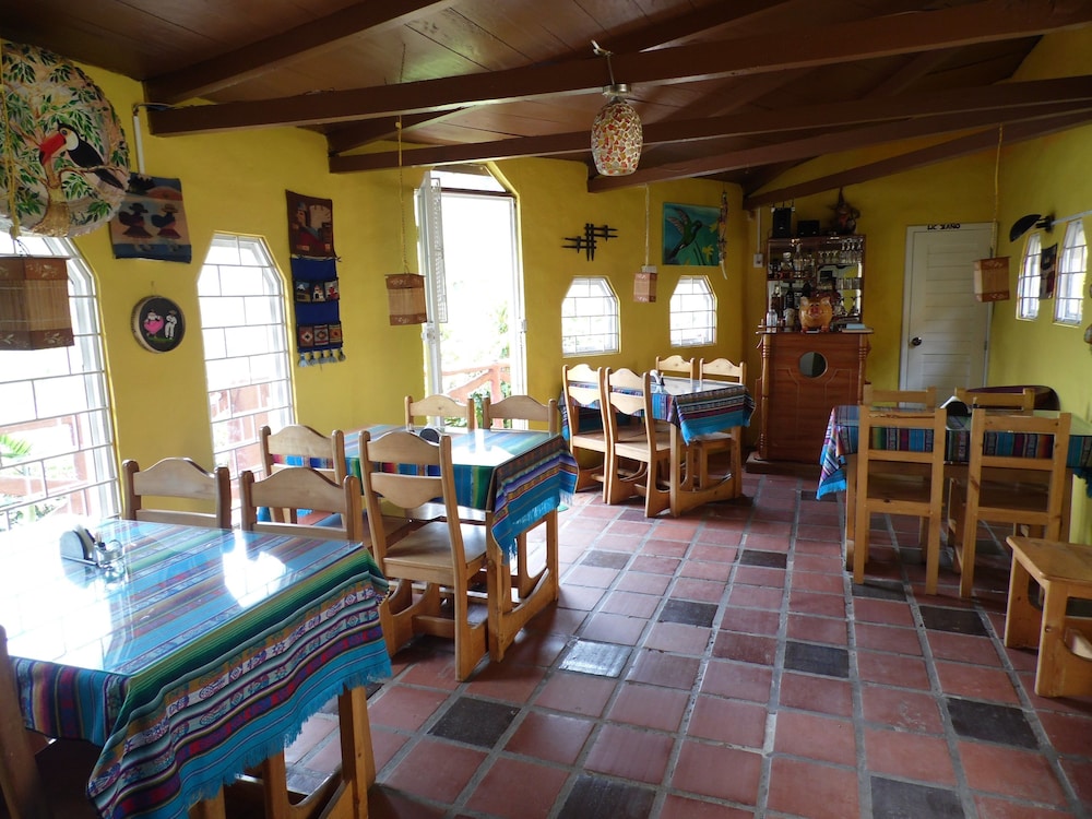 La Casa Amarilla 23/42