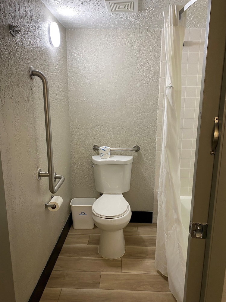 Days Inn by Wyndham Fort Pierce Midtown 20/55