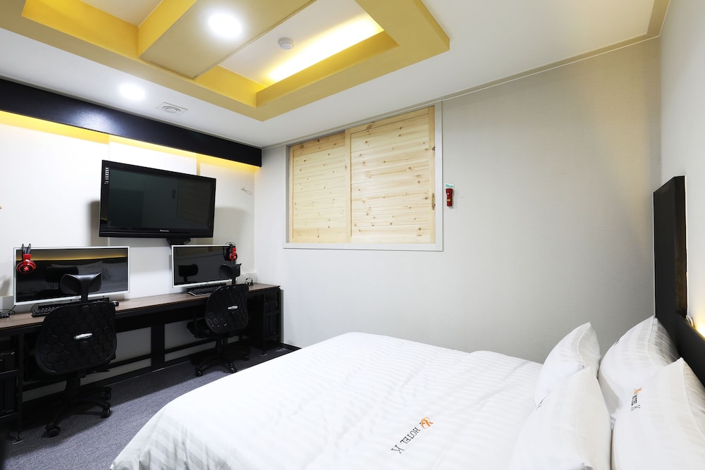 Hotel K 10/29