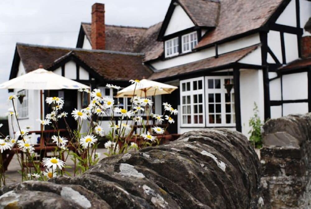 England's Gate And Coachhouse 20/34