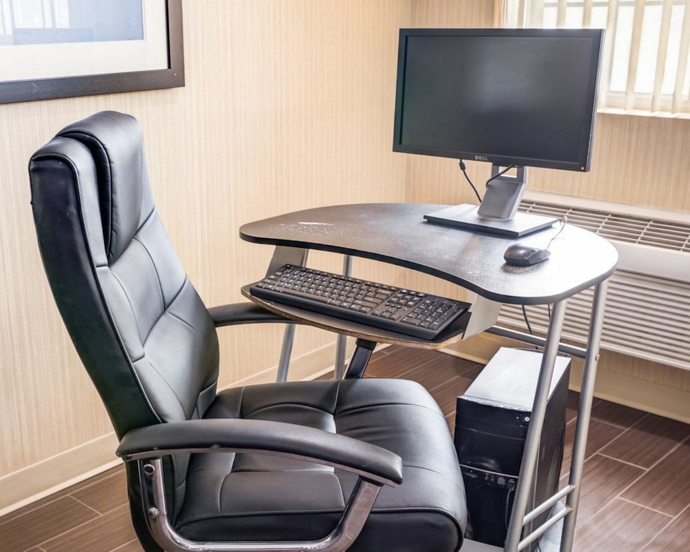 Comfort Inn Kearney Liberty 18/30