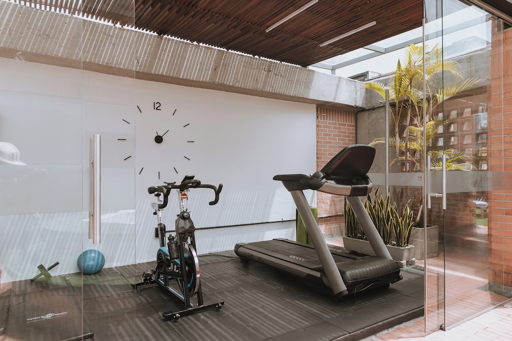 Travelers Apartamentos and Suites Orange Medellin 32/50