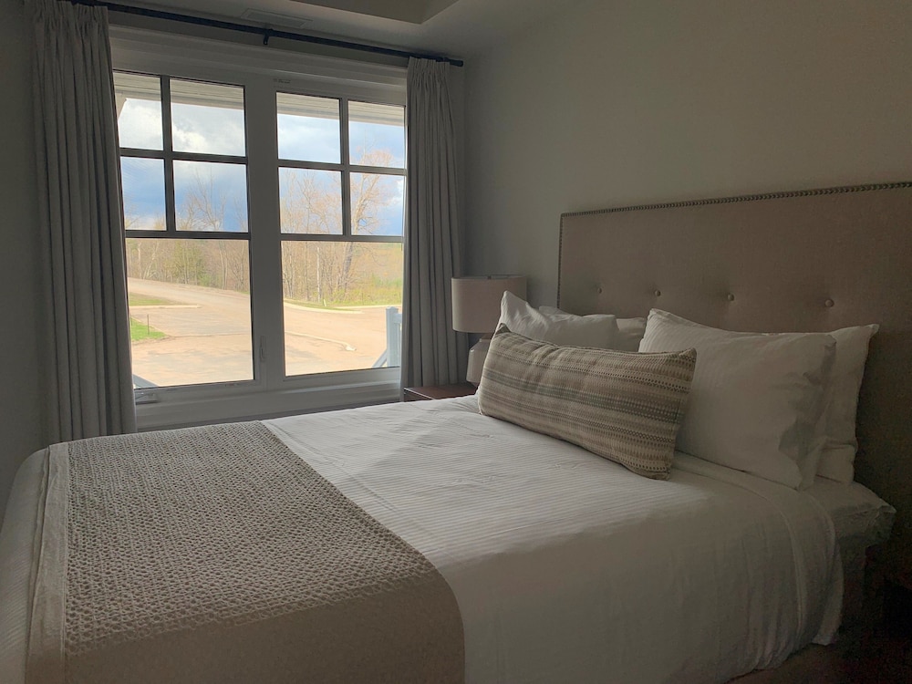 Touchstone Resort 16/57
