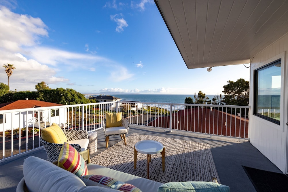 Tides Oceanview Inn & Cottages 36/50
