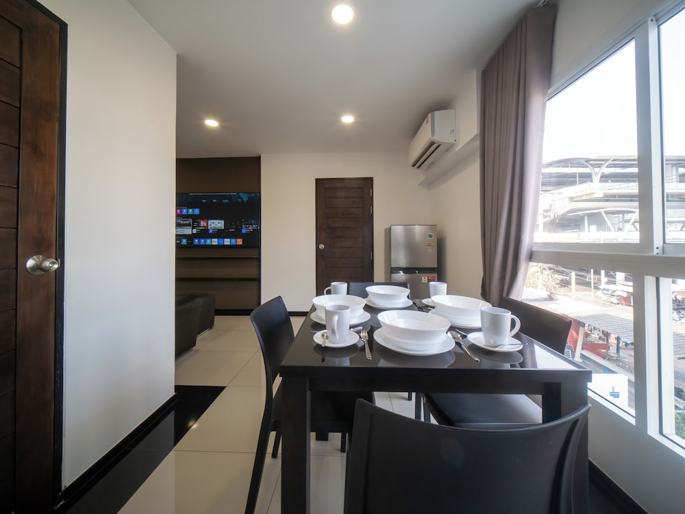 Samutprakarn Hotel 32/44