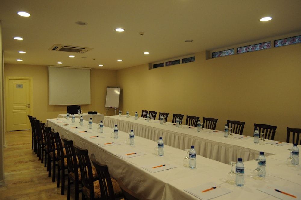 TUGRA HOTEL 60/65