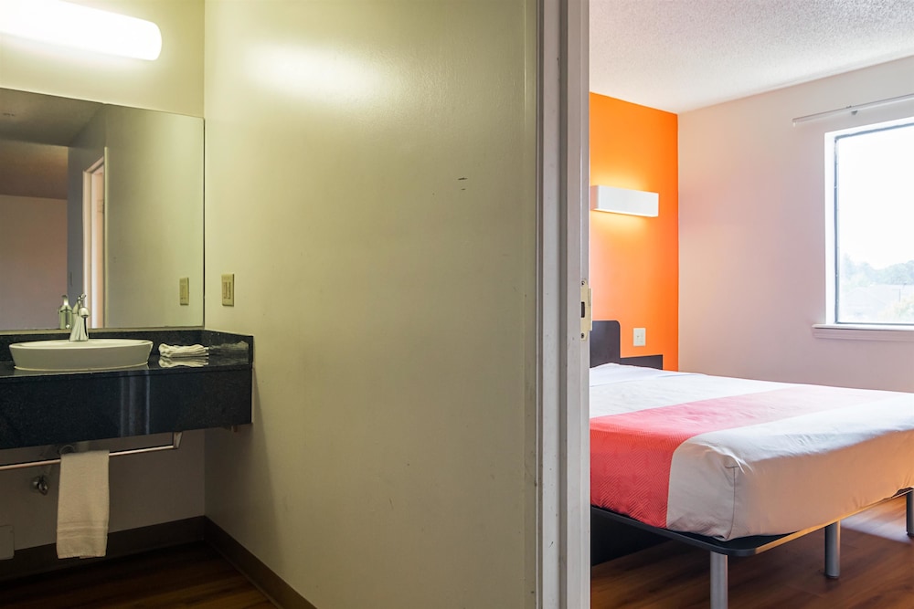 Motel6 Jonesboro, GA 24/62