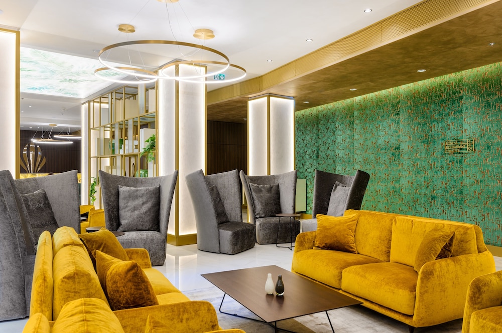 Hotel Emerald & Suites 40/56