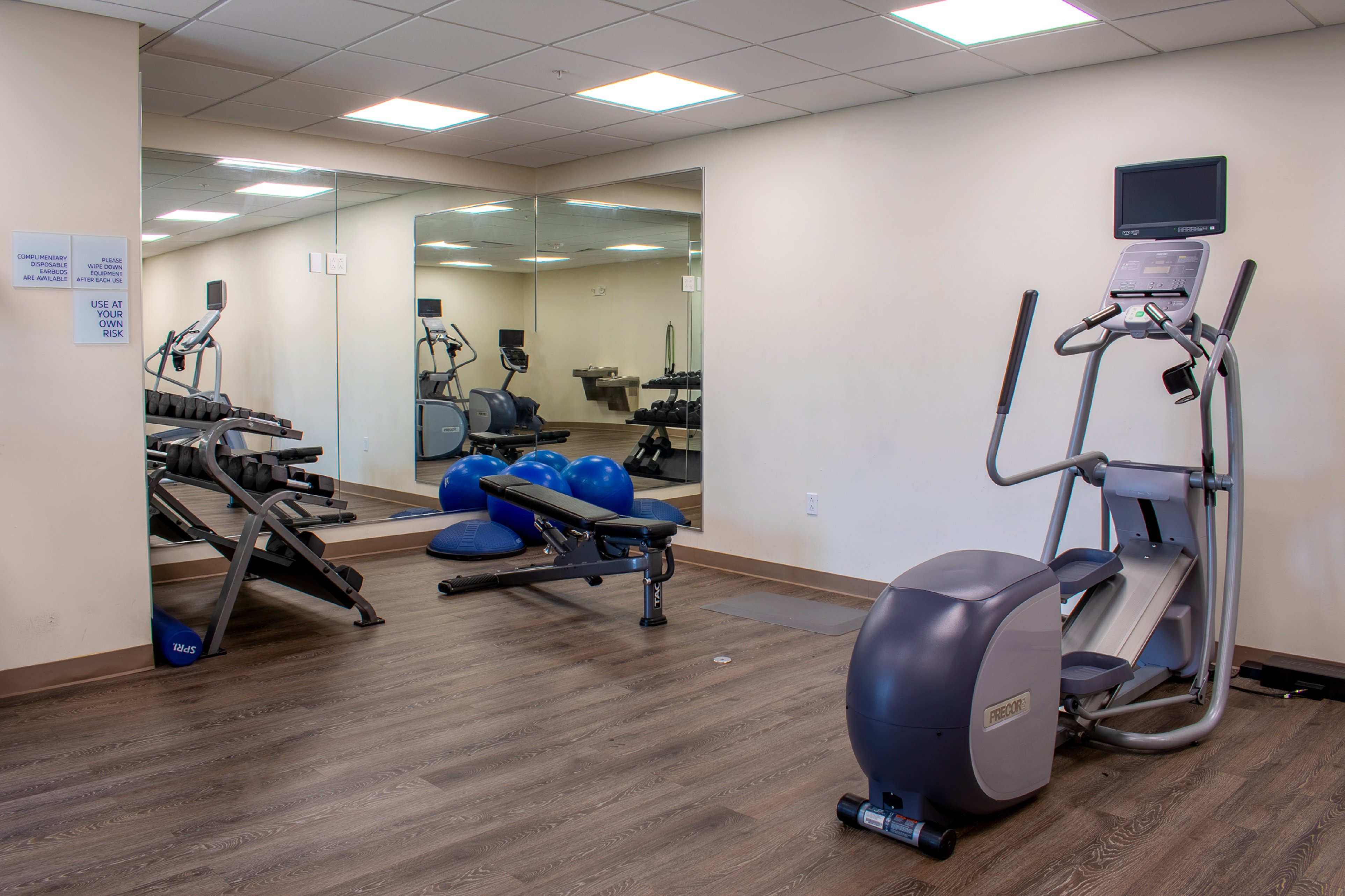 Holiday Inn Express & Suites Yorkville 22/38