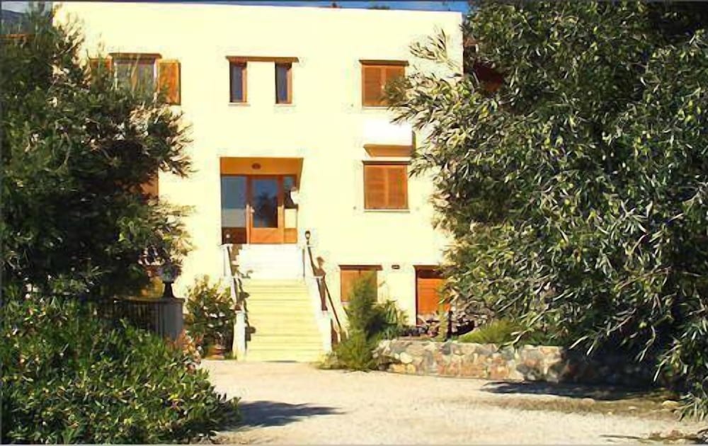 Phoenix Apartments 14/15