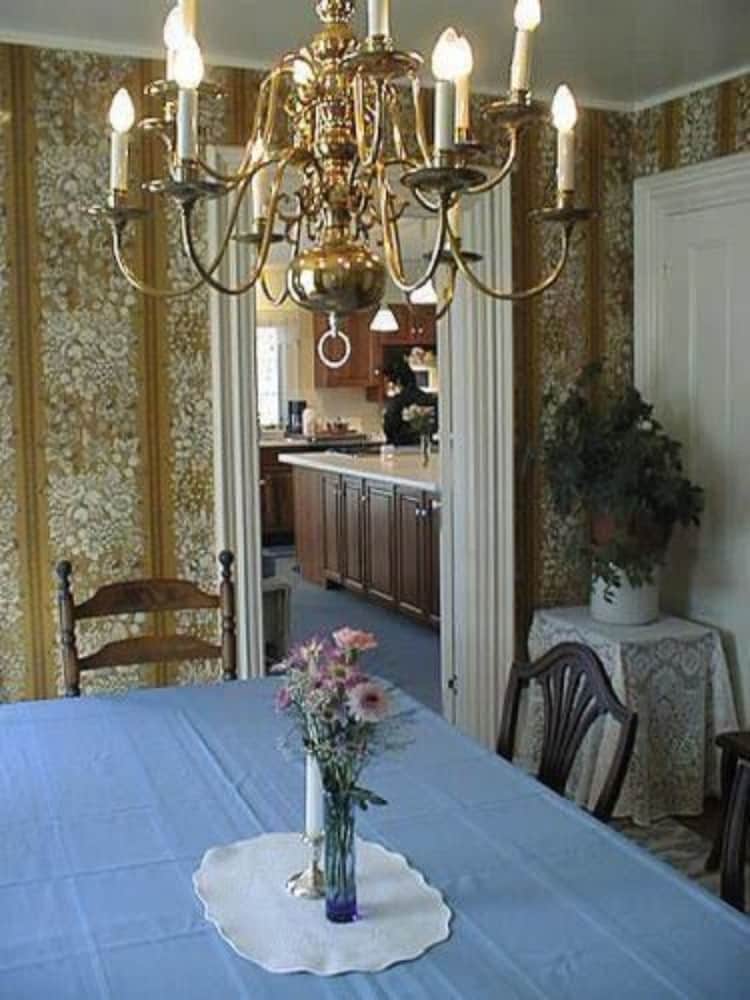 Chetwynd House Inn 18/21