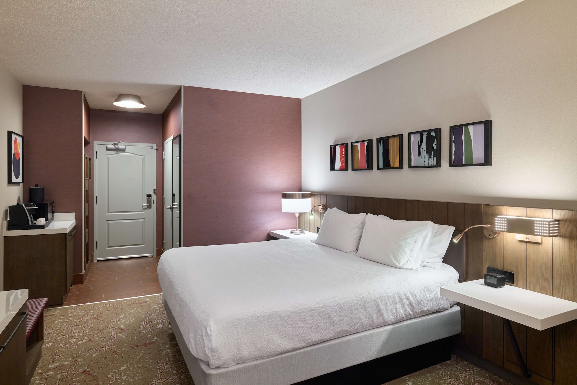 Evolution, King Bed، Hilton Garden Inn Bloomington, IN 7/10