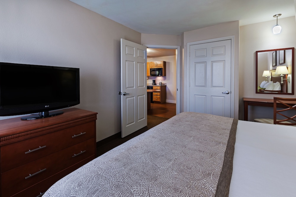 Candlewood Suites Hotel Texas City 11/53