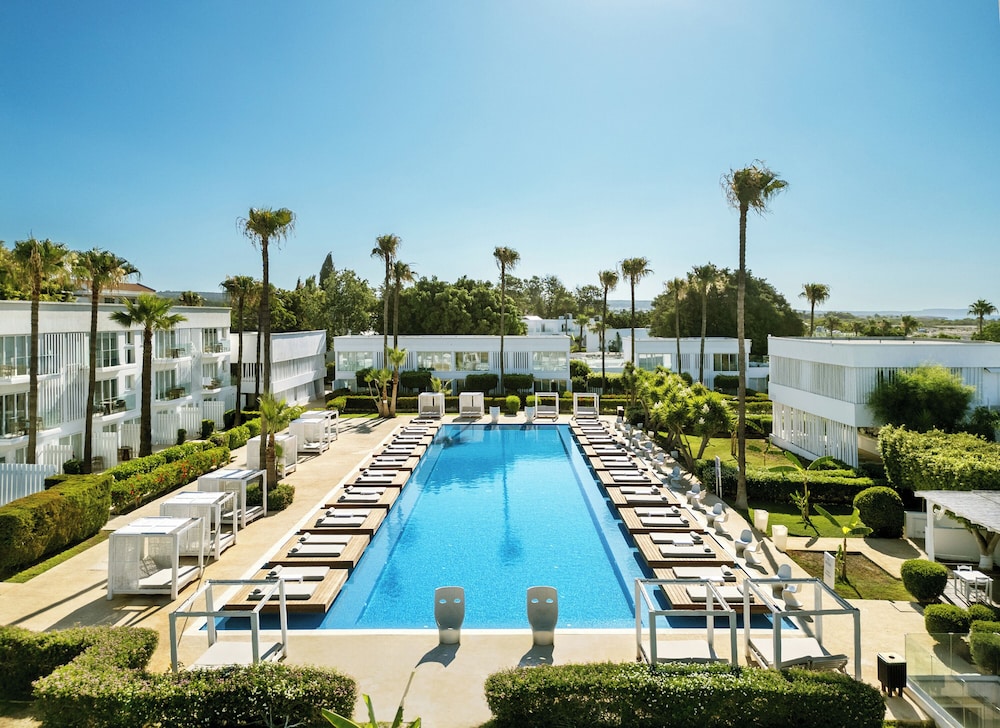 So White Club Resort 51/55
