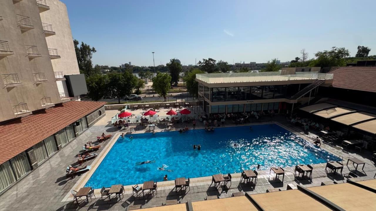 Baghdad International Hotel 70/71