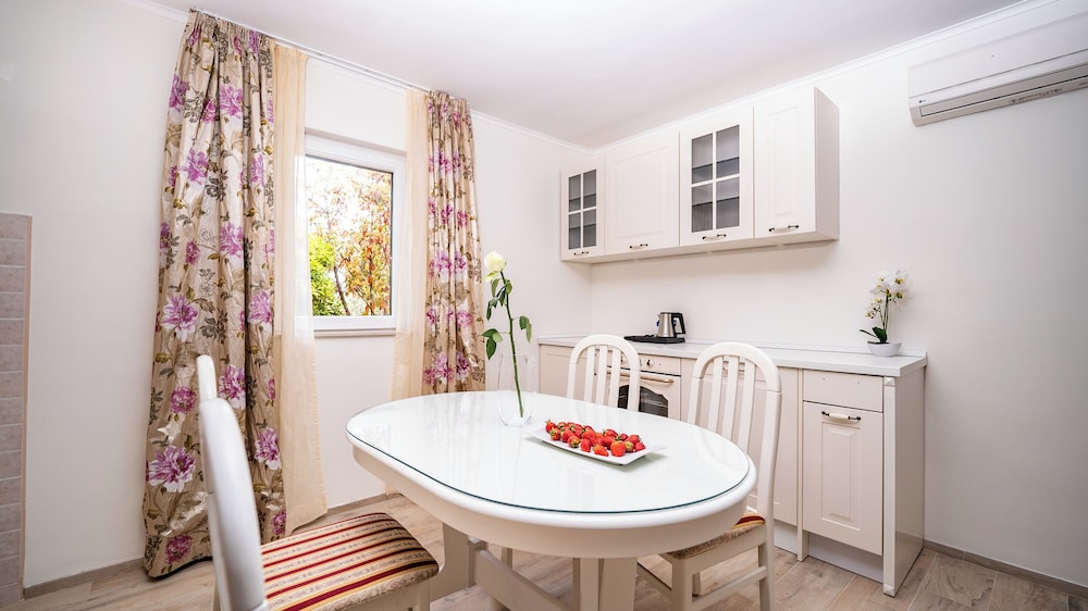 VILLA RUSTICA DALMATIA 49/50