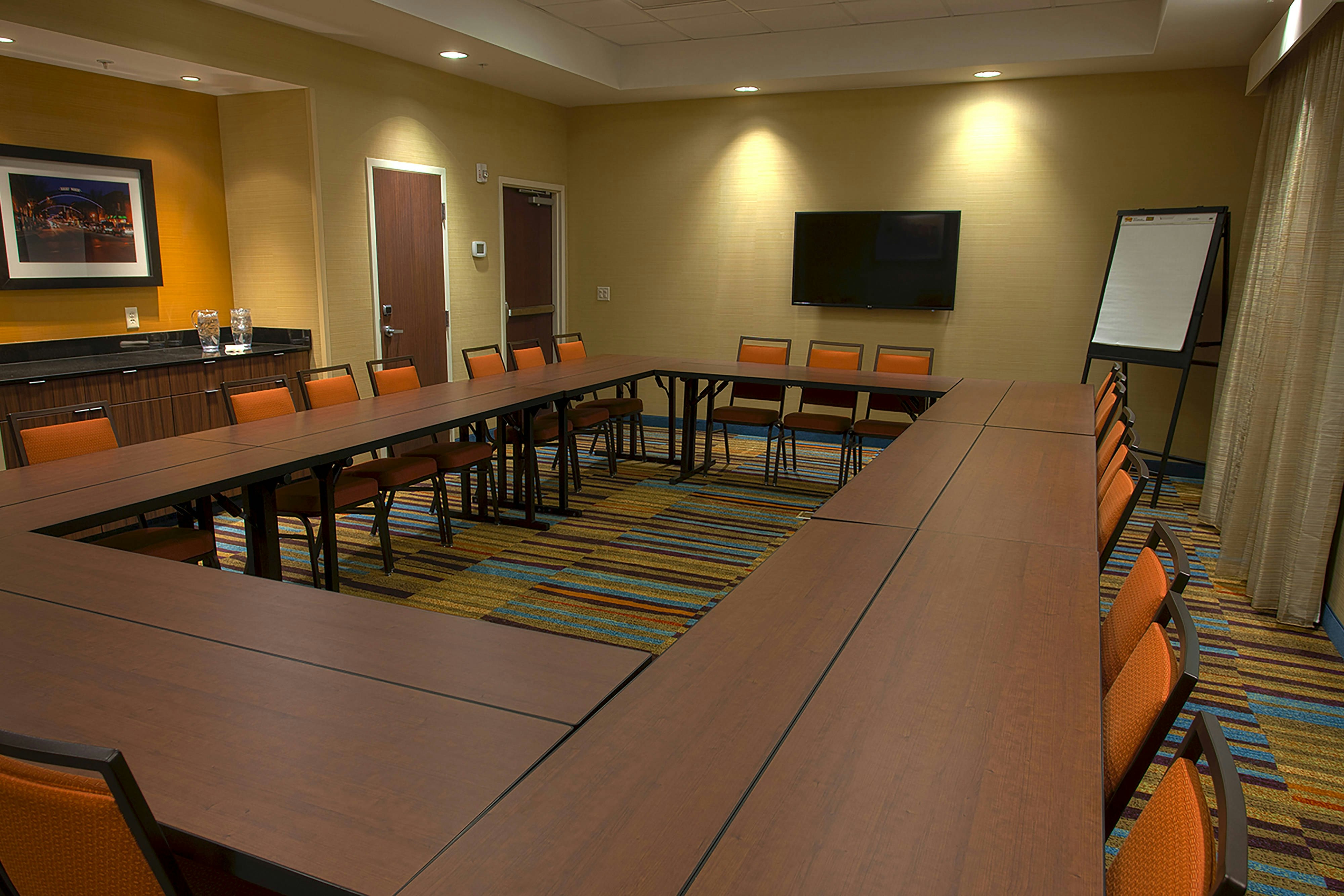 Fairfield Inn & Suites By Marriott Columbus Airport 17/18