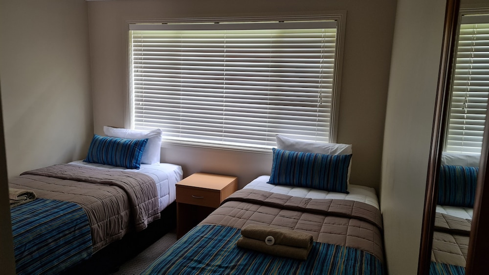 Edward Parry Motel & Apartments 37/57