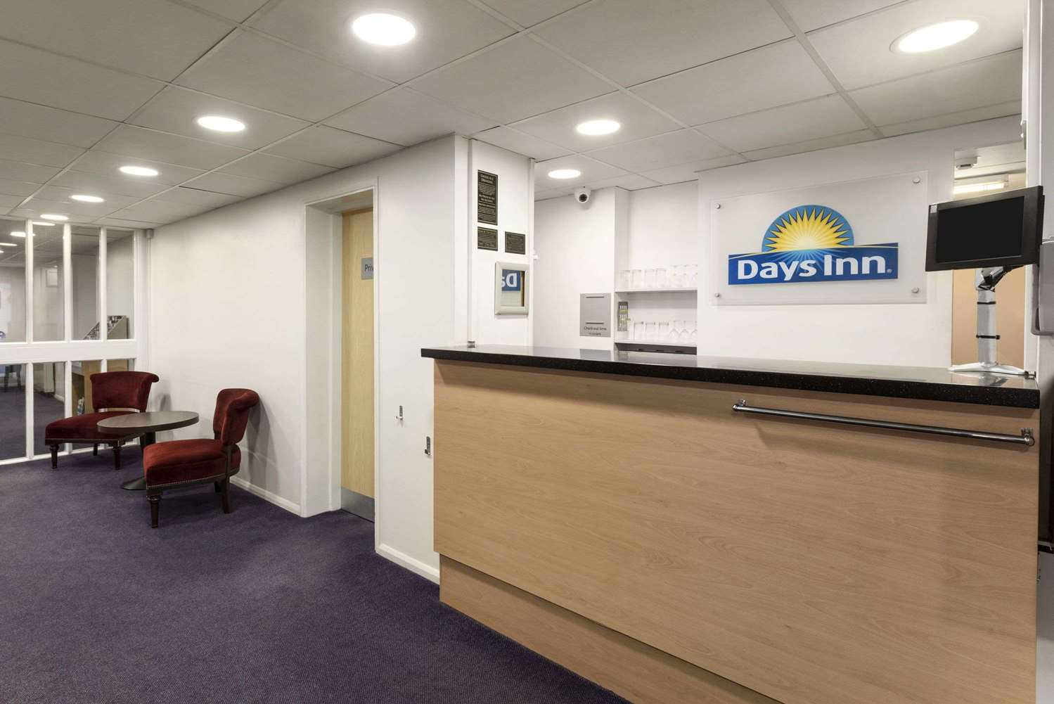 Days Inn by Wyndham Bridgend Cardiff M4 3/12