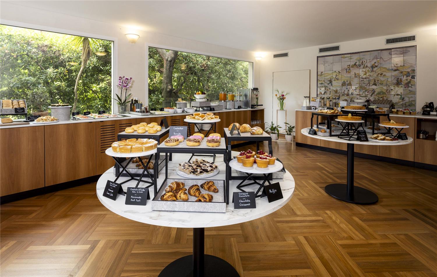 restaurant cafeteria