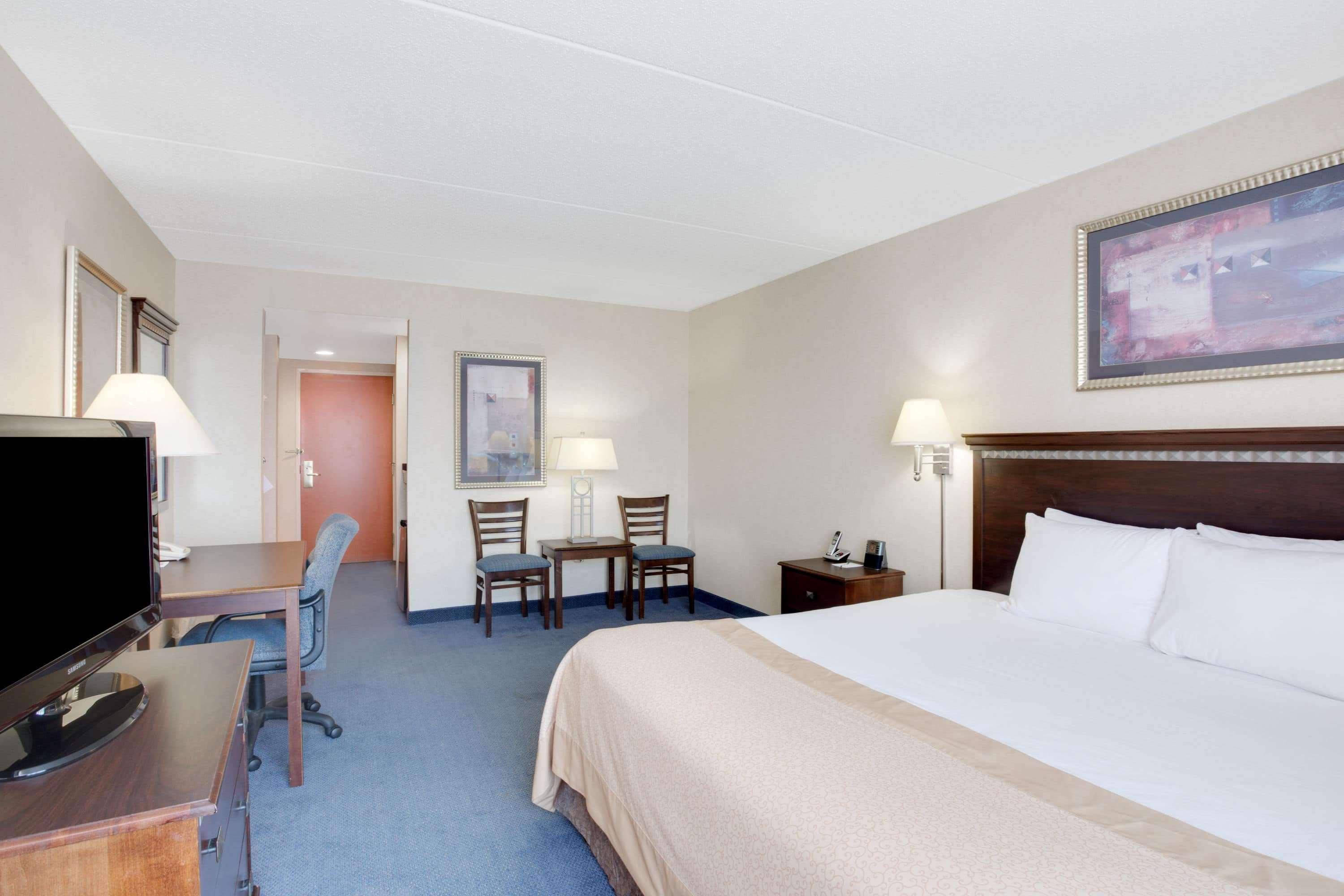 Deluxe, King Bed, Accessible