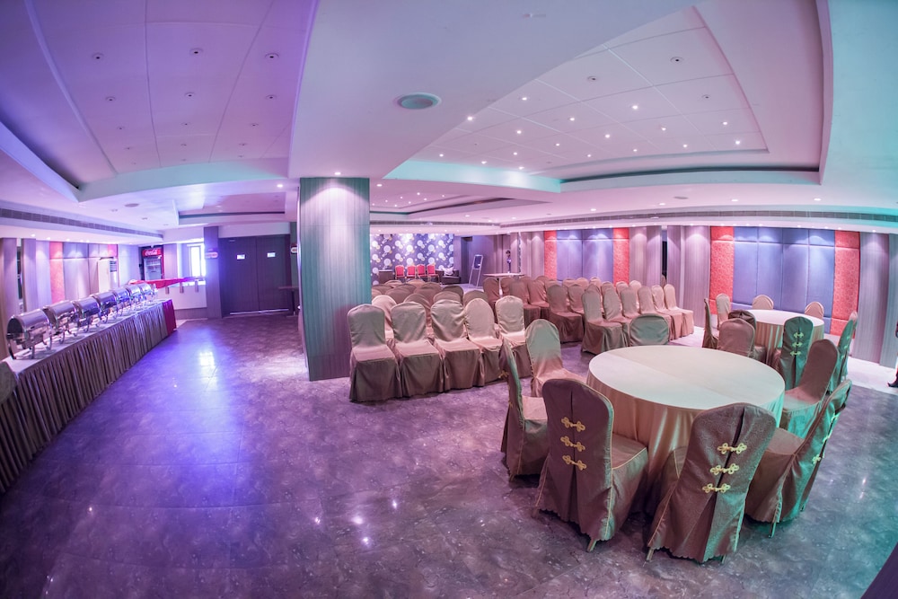 Hotel Hemaadri Grand 27/50