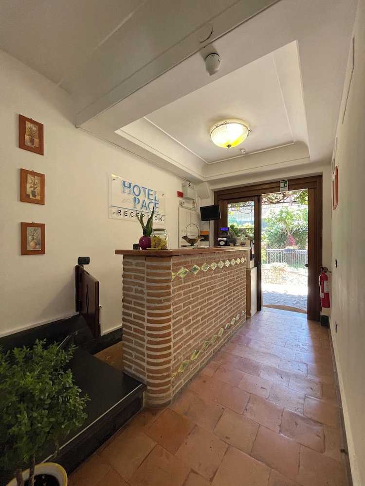 Albergo Pace 10/74