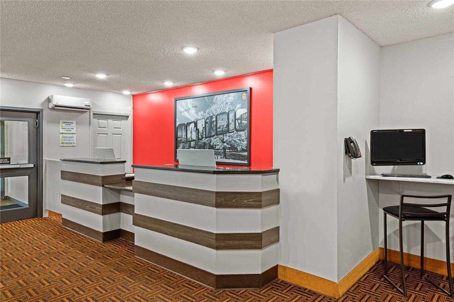 Super 8 by Wyndham Thunder Bay 5/13