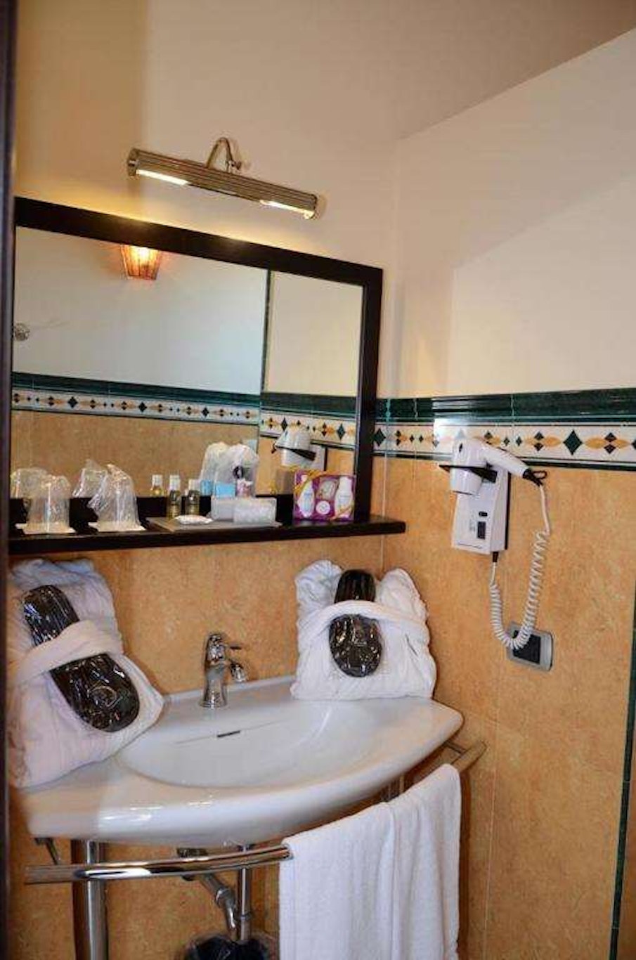 Cassisi Hotel 25/42