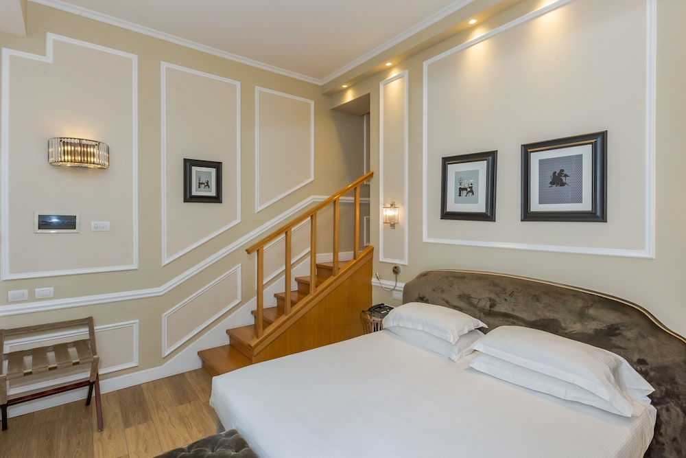 SUPERIOR, DOUBLE OR TWIN BED, CITY VIEW