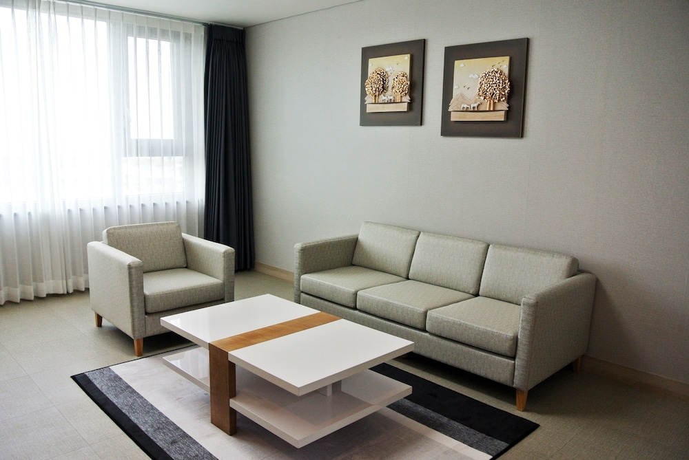 Jeju Noblesse Tourist Hotel 19/31