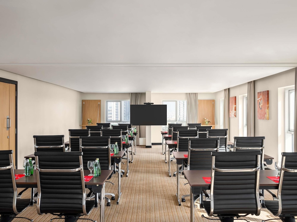 Ibis Seef Manama 61/69