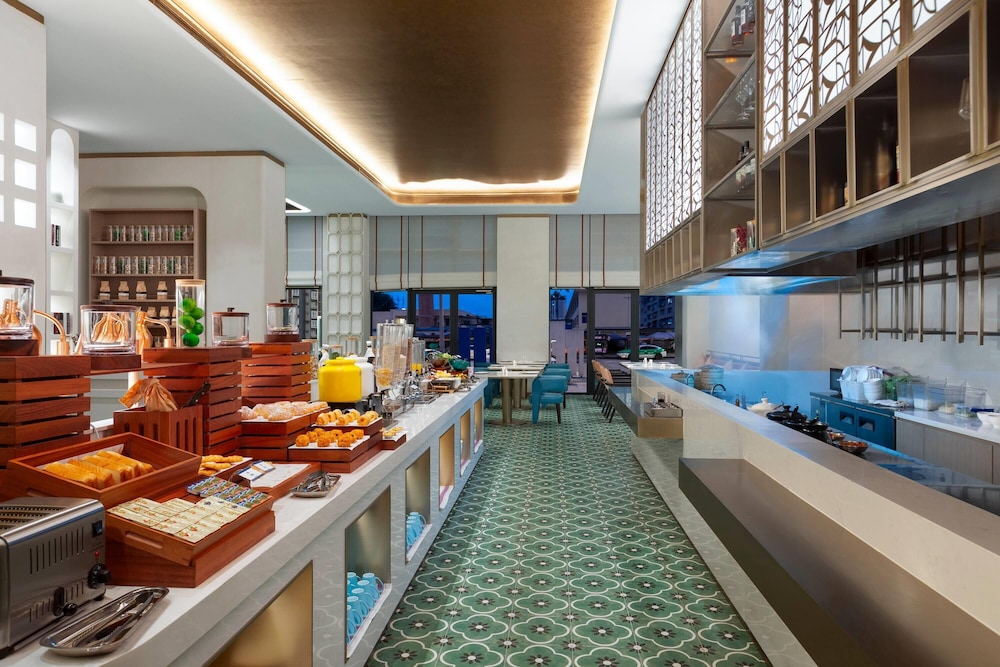 Days Hotel by Wyndham Leshan Downtown 15/18