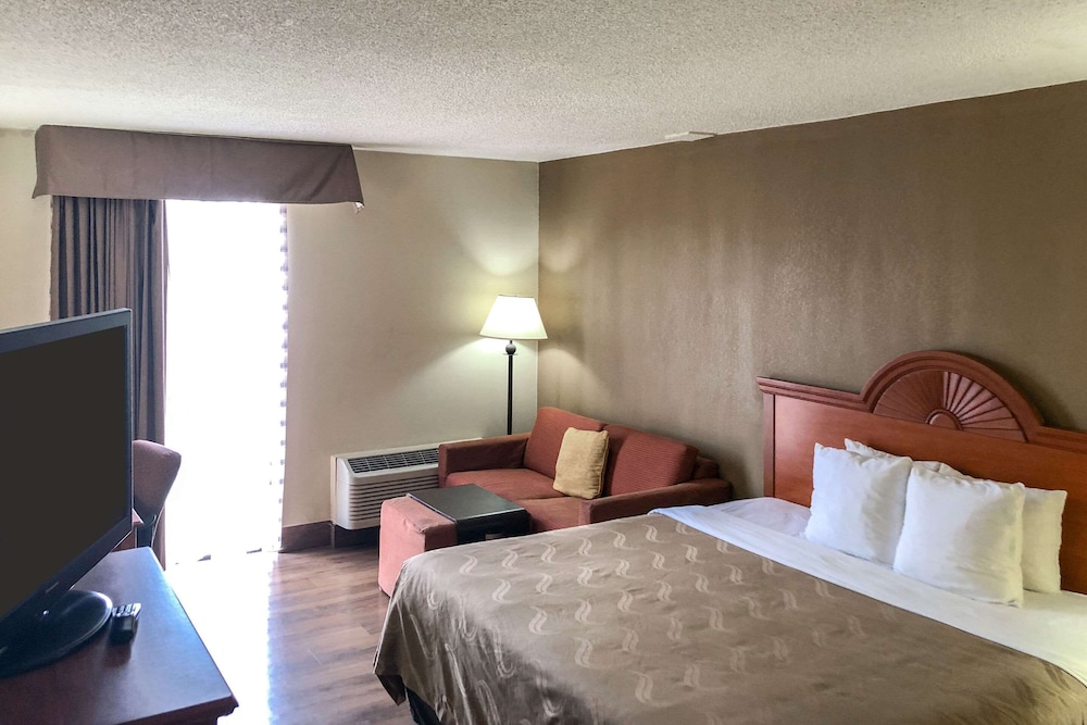 Quality Inn Near Joint Base Andrews-Washington Area 7/36