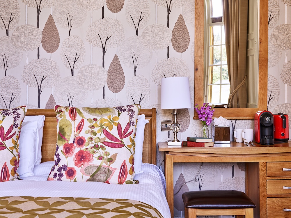 Dumbleton Hall Hotel 33/73