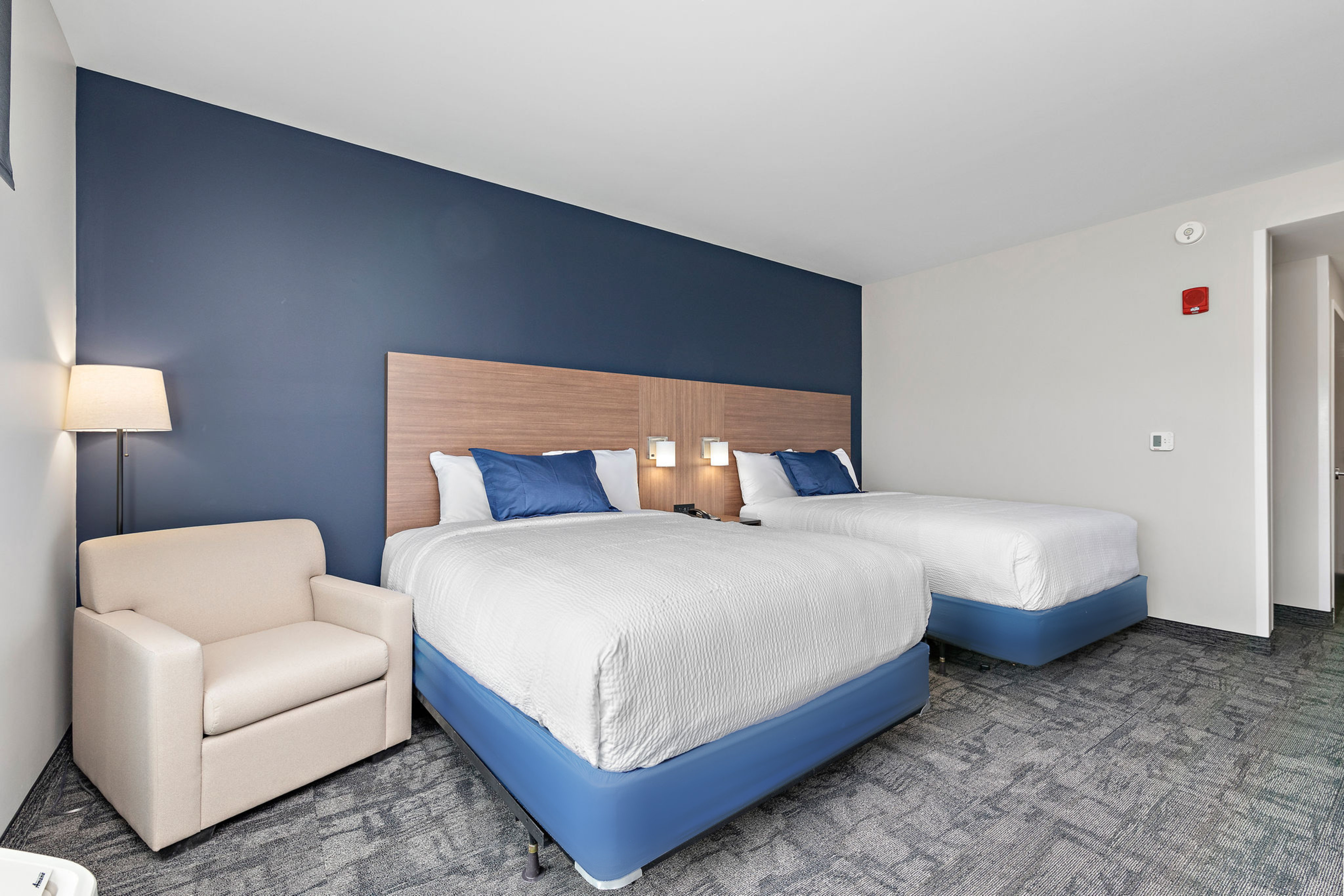 Holiday Inn Express Kansas City North Parkville, an IHG Hotel 16/50