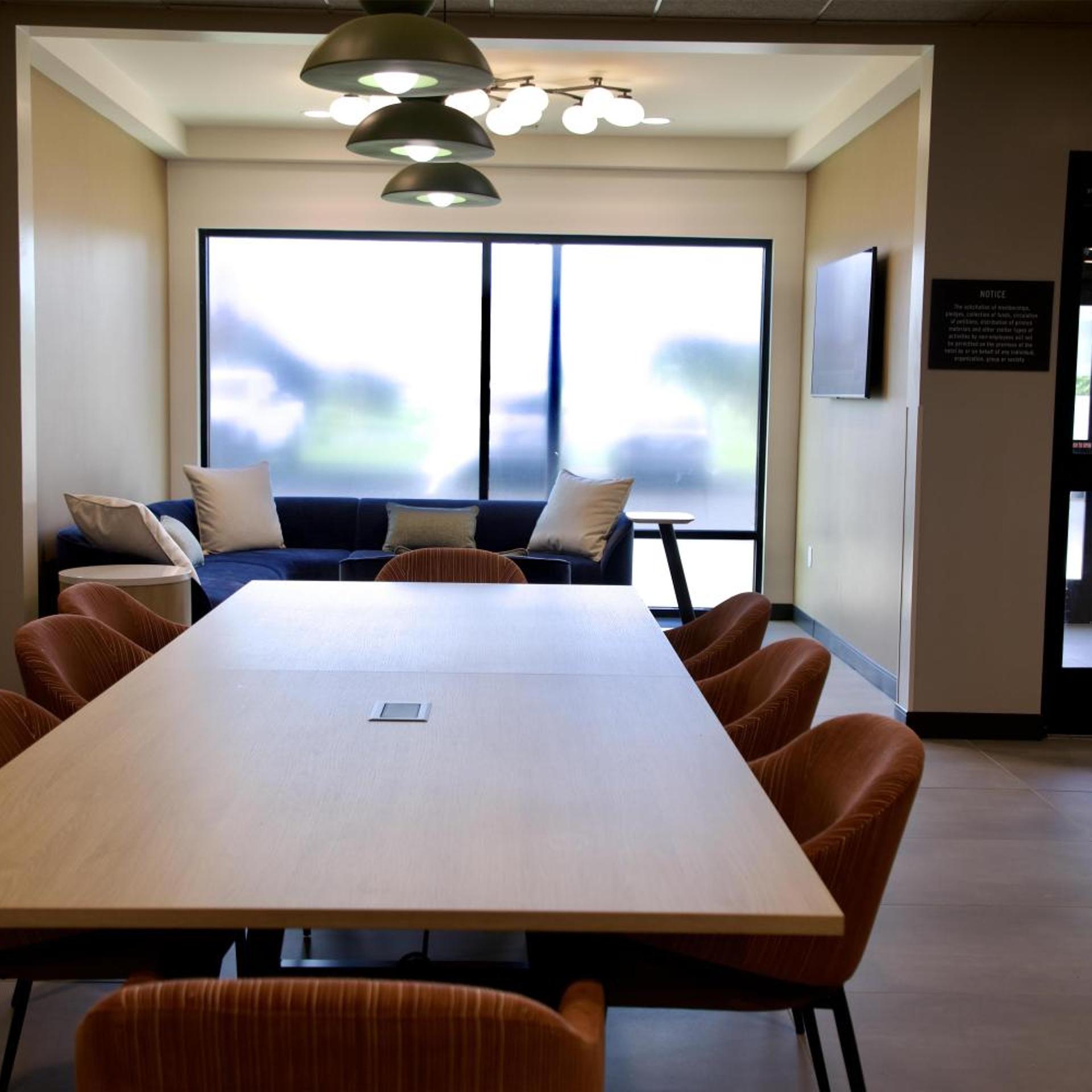 LivSmart Studios by Hilton Clarksville 31/36