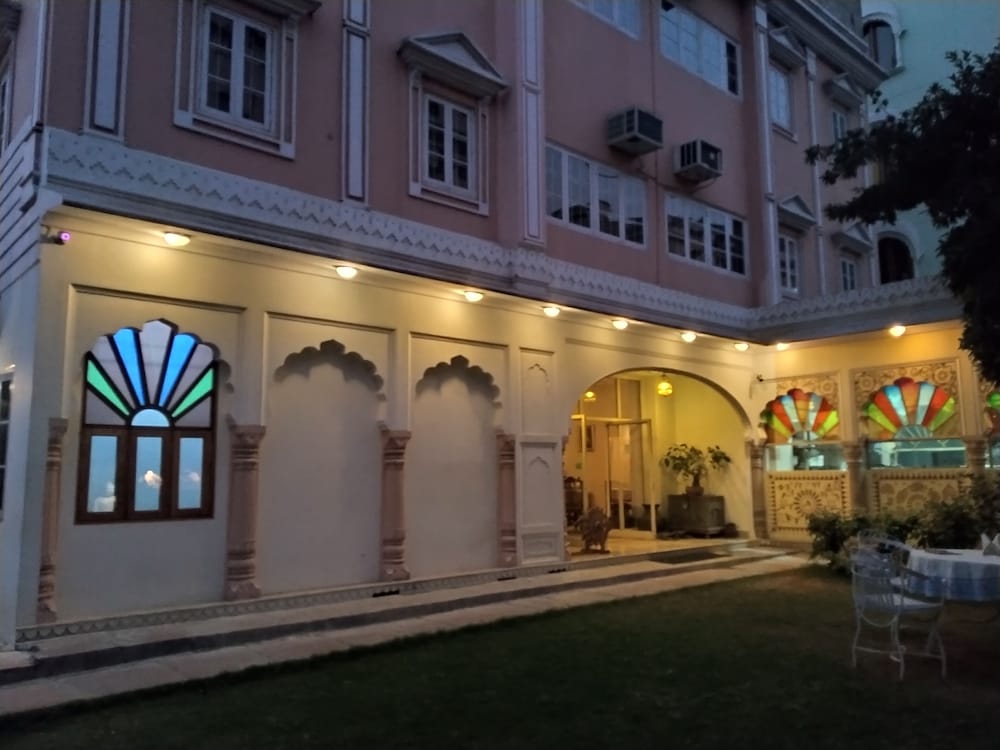 Anuraag Villa 4/65