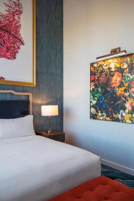 1 Bedroom, Conference, Suite, King Bed, City View, Balcony