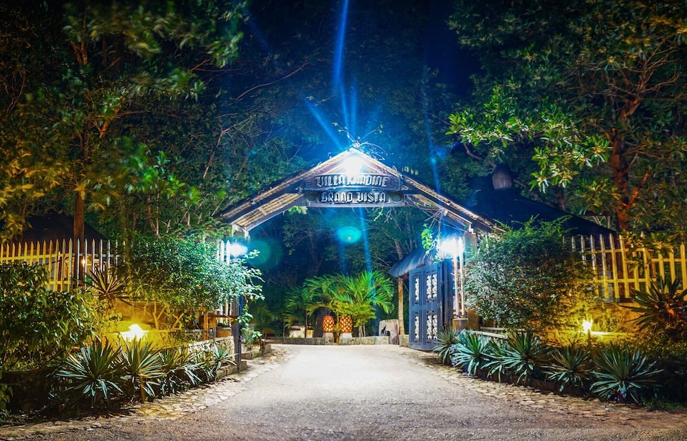 Villa Khadine Grandvista Resort 4/73