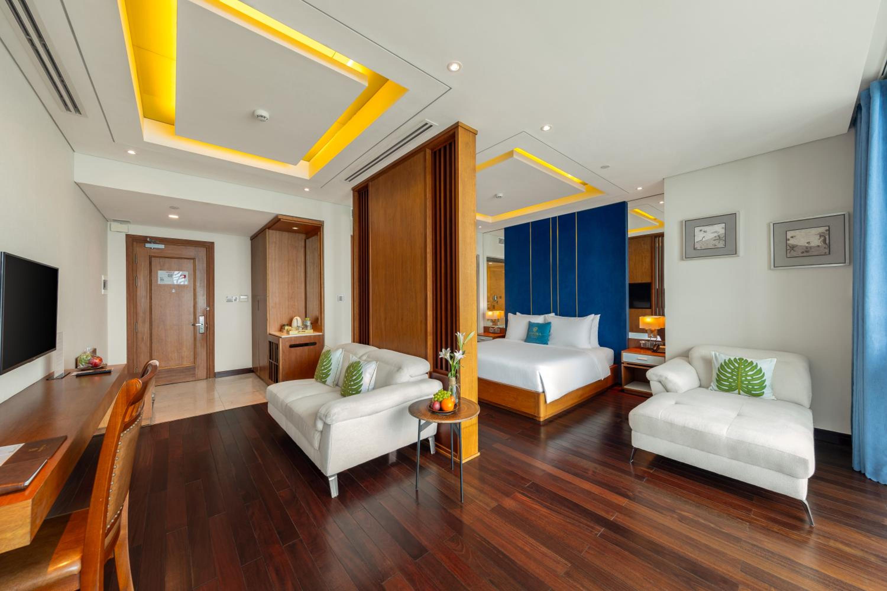 Suite, Ocean Front