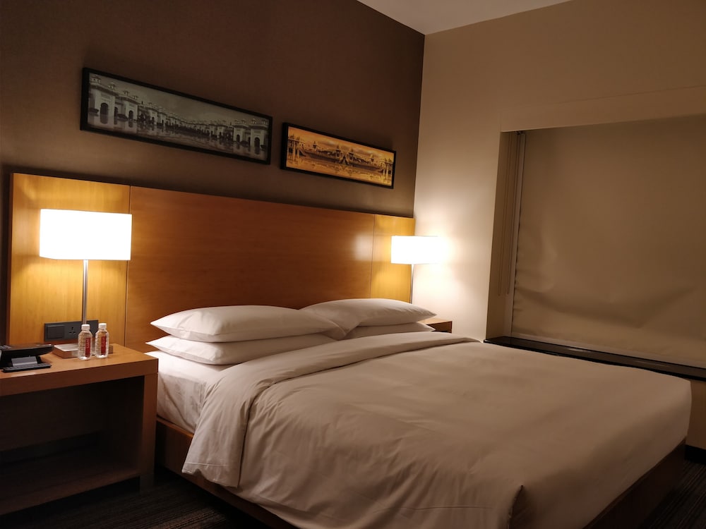 Hyatt Place Hyderabad Banjara Hills 23/54