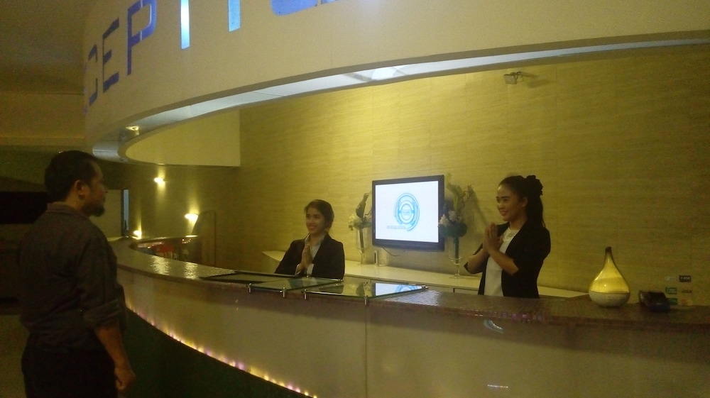 Papaho Hotel 5/16