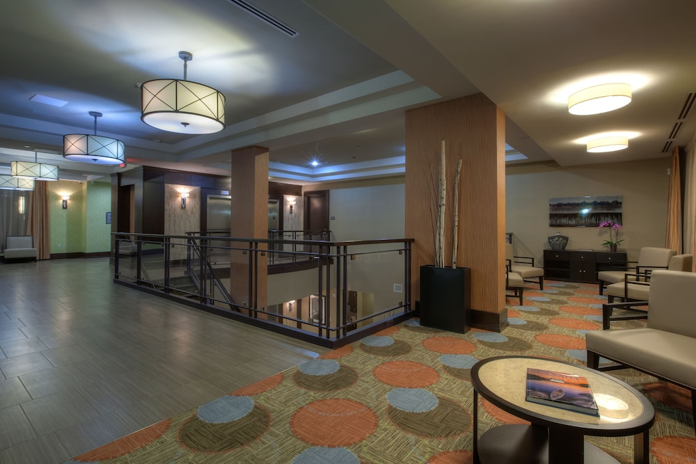 STAYBRIDGE SUITES HAMILTON - DOWNTOWN 57/80