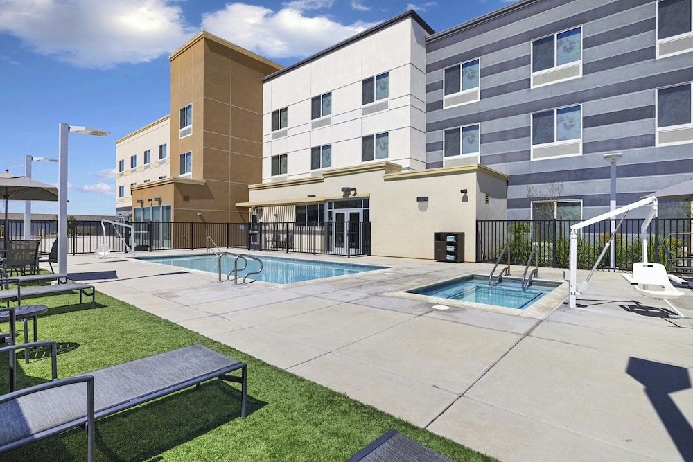 Fairfield Inn & Suites by Marriott Lodi 13/14