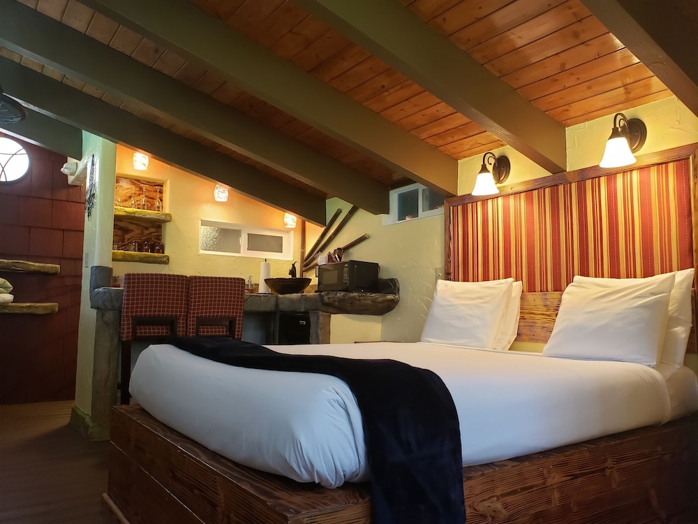 KILAUEA HOSPITALITY GROUP 9/69